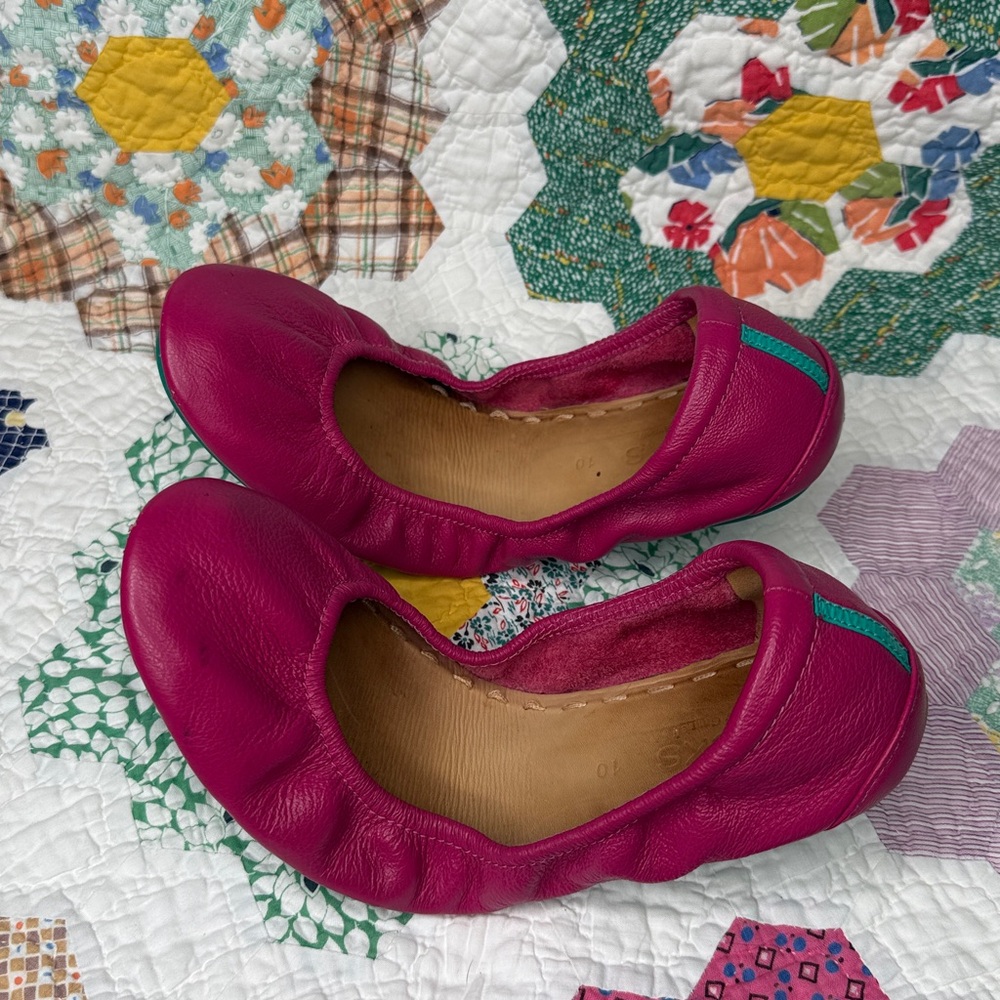 Tieks Ballet Flats in Fuchsia Size 10 - Picture 4 of 10